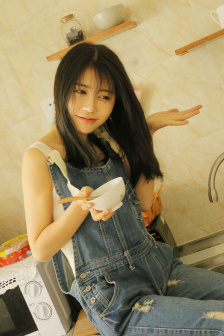 女长期自慰不伸进去导致漏尿